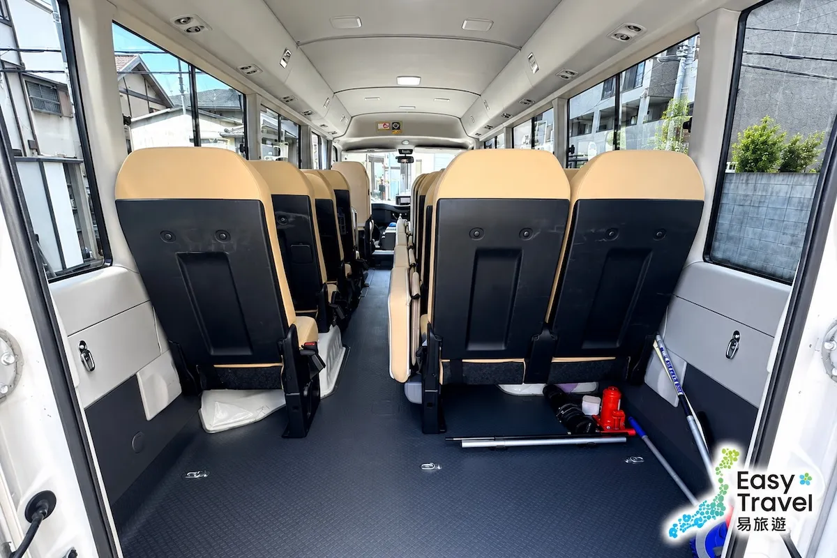 Private Daily Car Hire in Osaka using Osaka Micro Bus (Coaster) 3